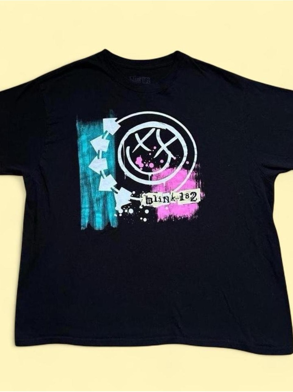 Black Blink 182 band Graphic Tee with Teal & Pink Logo XXL